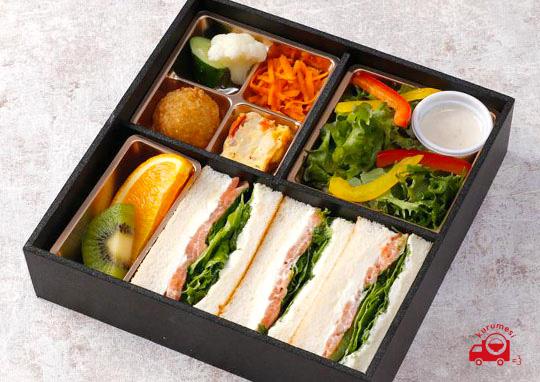 スモークサーモンとクリームチーズサンドイッチ弁当 3日前12時締切 1 6円 西洋銀座日本橋キッチン くるめし弁当