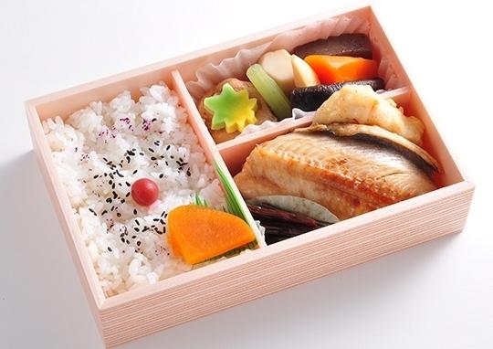 ほっけ焼き味わい弁当 1 080円 割烹 なかざとの弁当配達 くるめし弁当