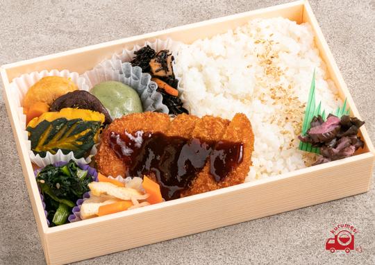 こってりソースの味噌カツ弁当 名古屋名物 864円 郷土弁当 稲穂の弁当配達 くるめし弁当