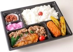 子供の頃を思い出す豚肉のケチャップ炒め弁当 760円 トメさんの台所の弁当配達 くるめし弁当