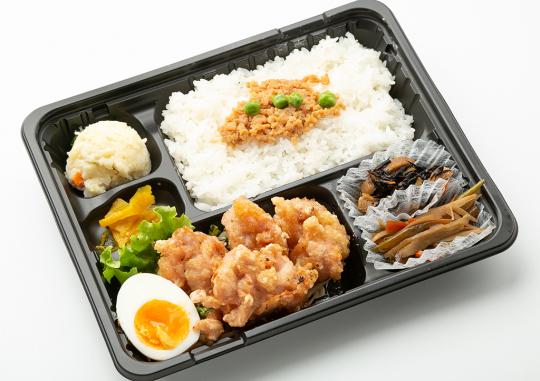 手仕込 鶏の唐揚げ弁当 500円 和惣菜deli小梅ちゃんの弁当配達 くるめし弁当