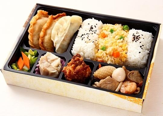 チンジャオロースと餃子の彩り弁当 680円 餃子の点点の弁当配達 くるめし弁当